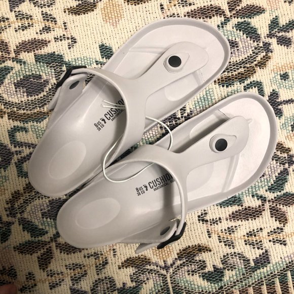 Cushionaire Shoes - Thong Slide Sandal (NWT)